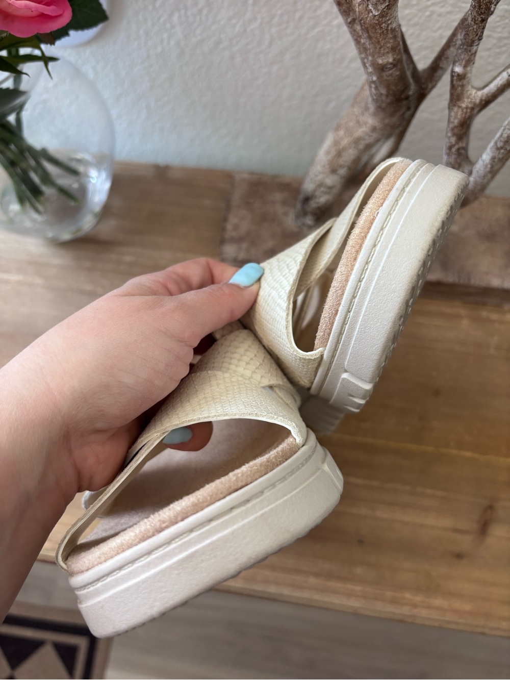 Vionic Women's Uptown Sunset Slide Sandal Ivory - 12 WIDE - Picture 7 of 9